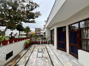 Urban Awaas | 3bhk with 2 washrooms fully furnished accommodation independent house rent 35k